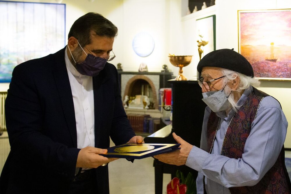 دیدار وزیر فرهنگ و ارشاد اسلامی با حسین محجوبی رسام بهشت ​​/ عکس  